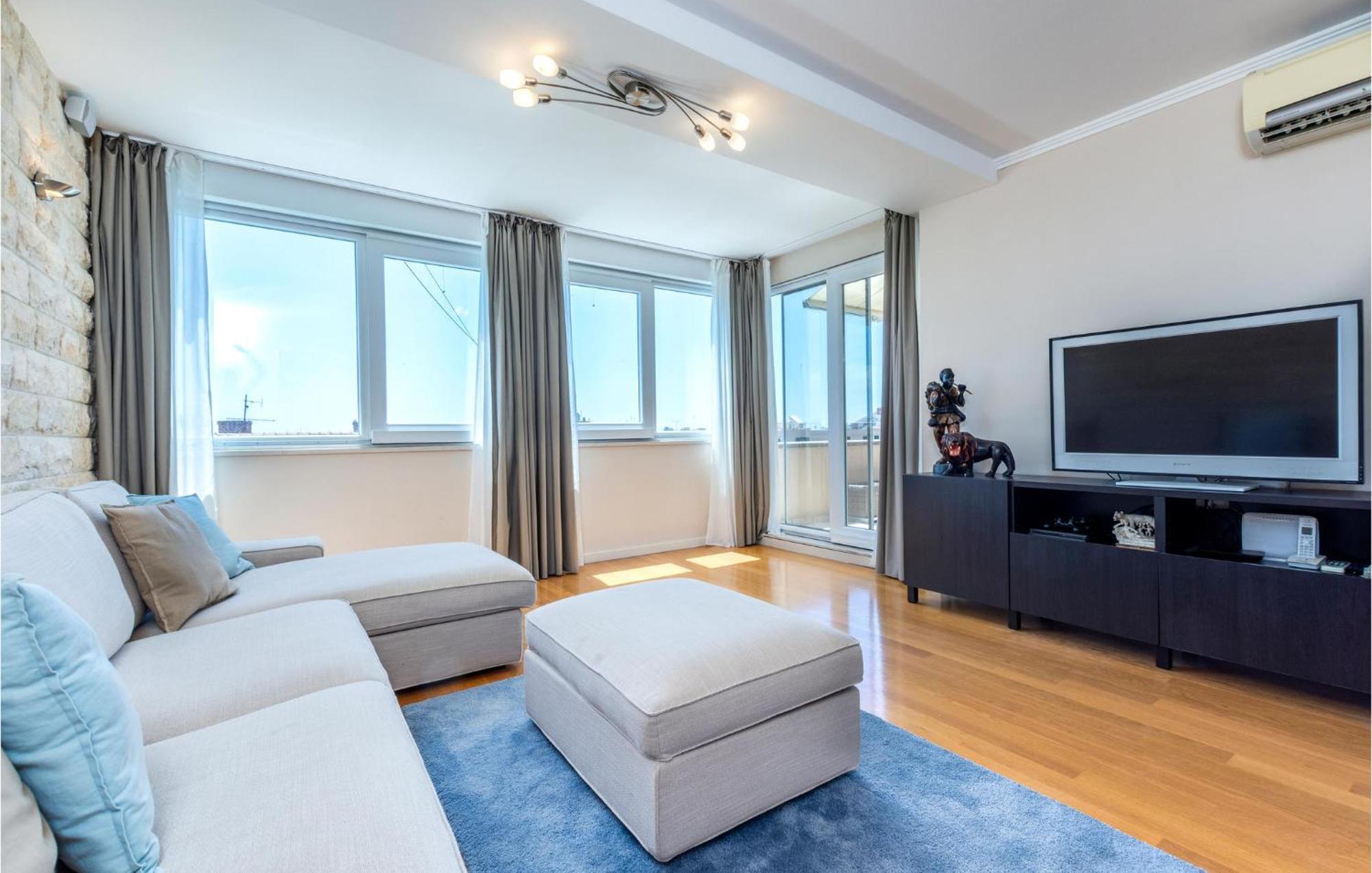 Beautiful Apartment In Split With Kitchen Екстер'єр фото