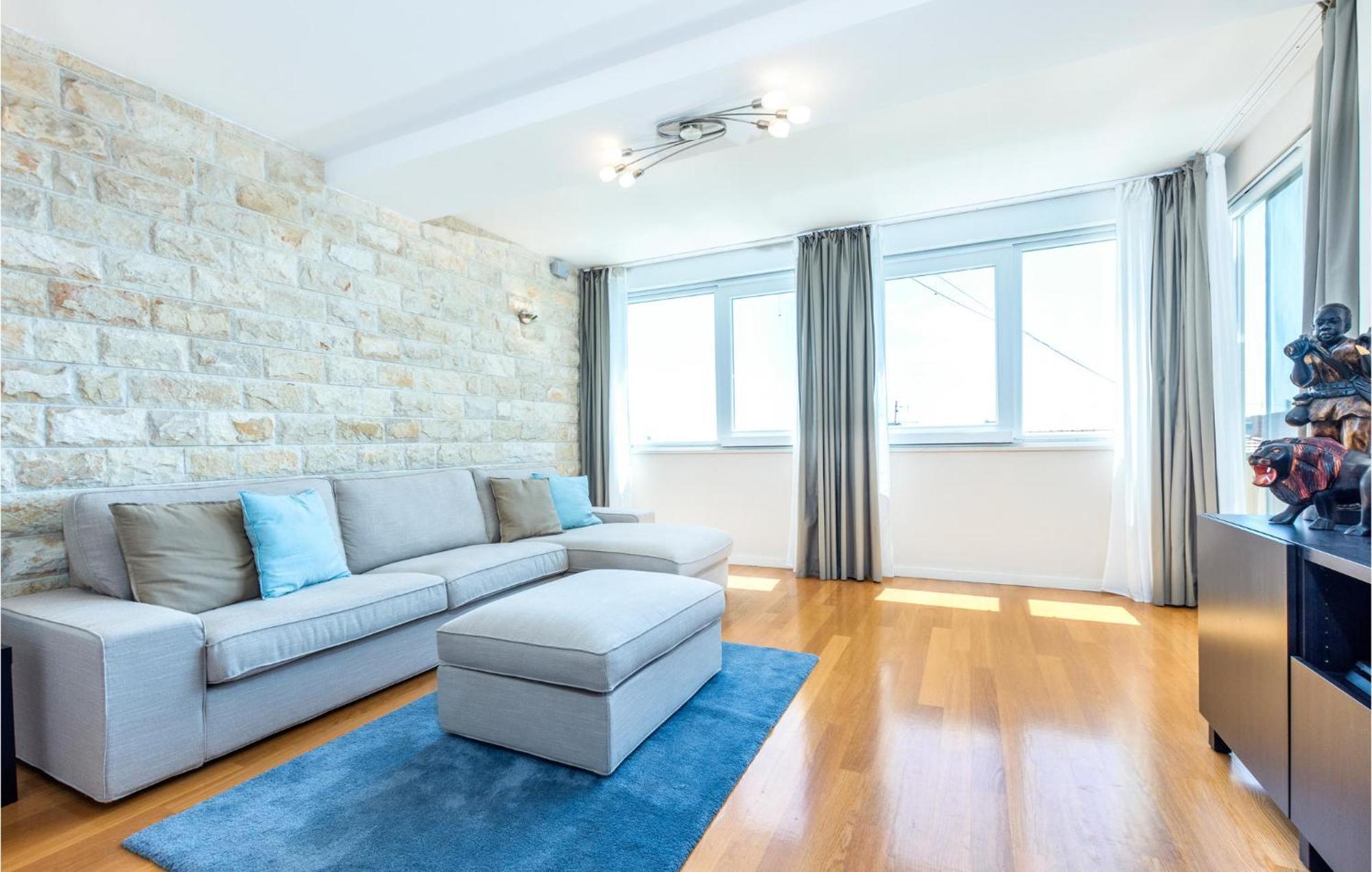 Beautiful Apartment In Split With Kitchen Екстер'єр фото